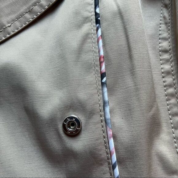 Guess Jacket XS Tan with pink and grey trim lined Snap and belt closure NWOT - Picture 10 of 12